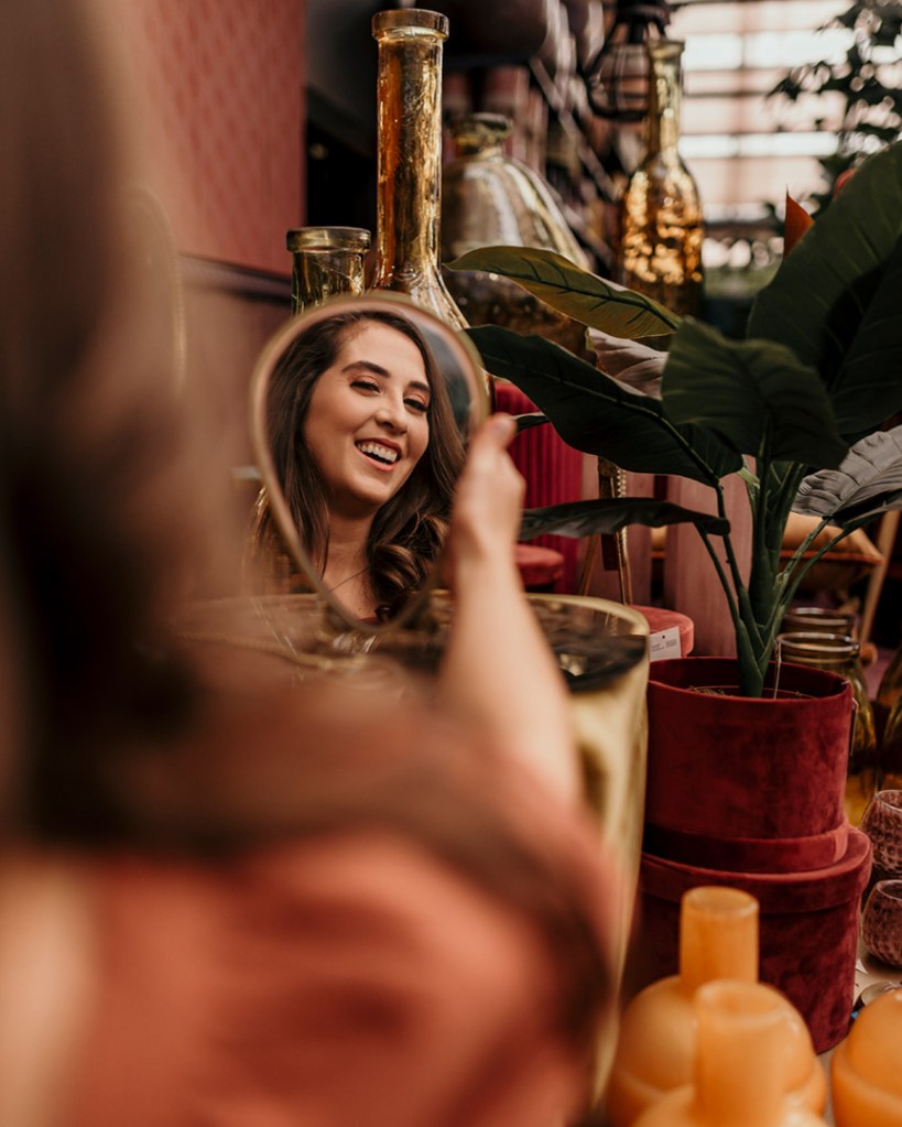 Woman buying plants at Intratuin Utrecht