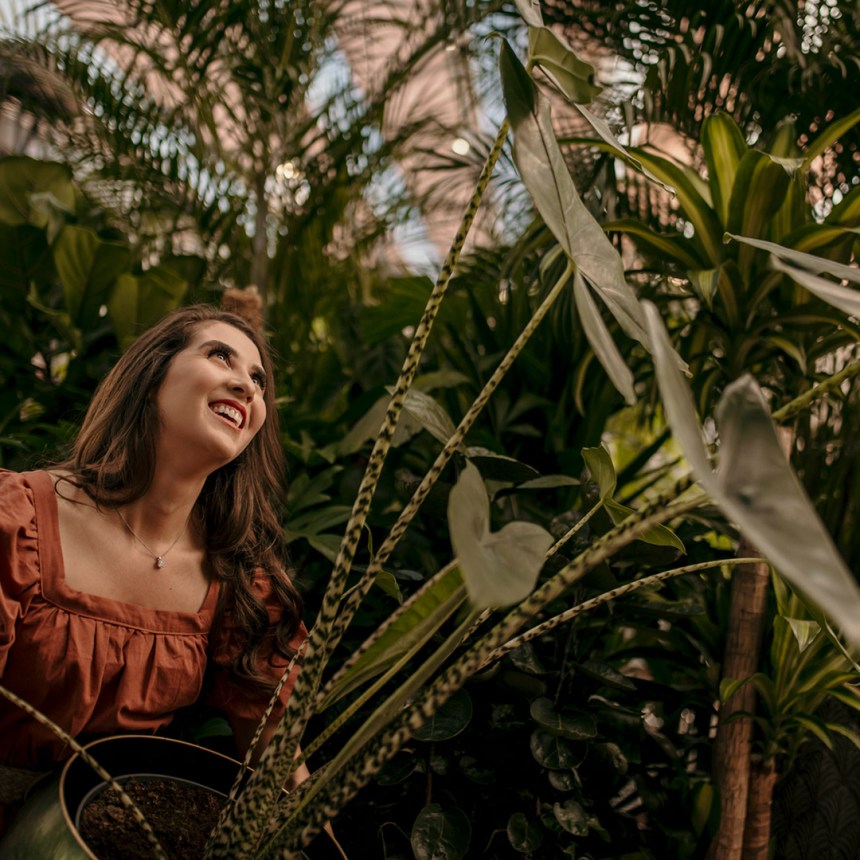 Woman buying plants at Intratuin Utrecht