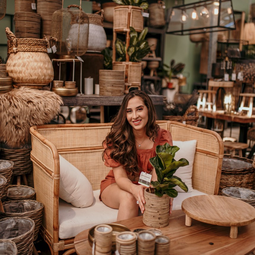 Woman buying plants at Intratuin Utrecht beautiful decor
