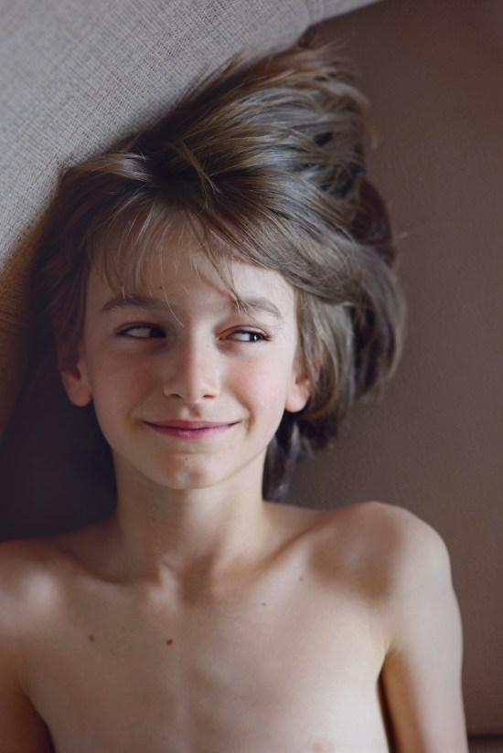 Hochwald_Theo no sofa