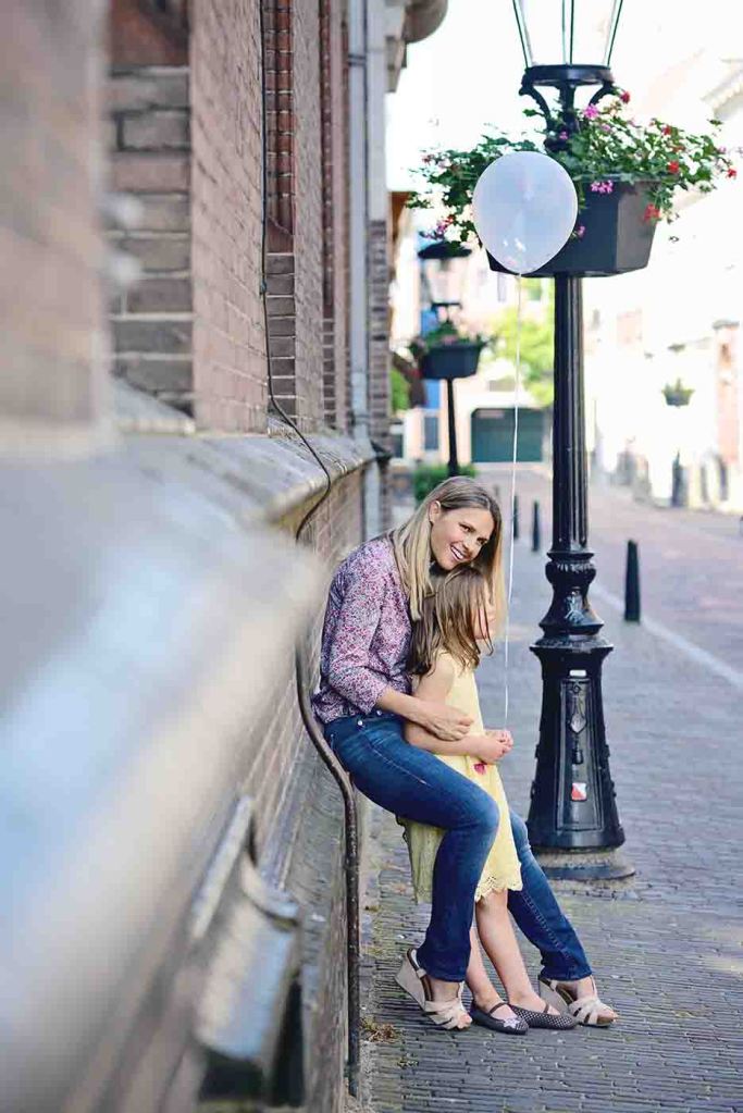 Spring Photoshoot in Utrecht Netherlands Mom and daughter