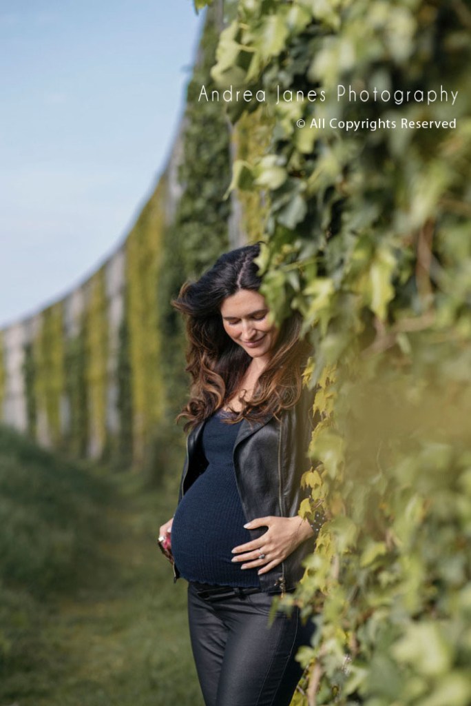 Beautiful maternity photoshoot Utrecht Leidscherijn
