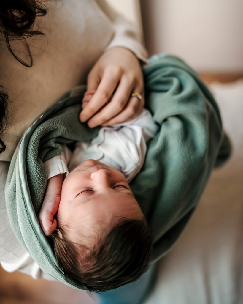 Lifestyle newborn photoshoot